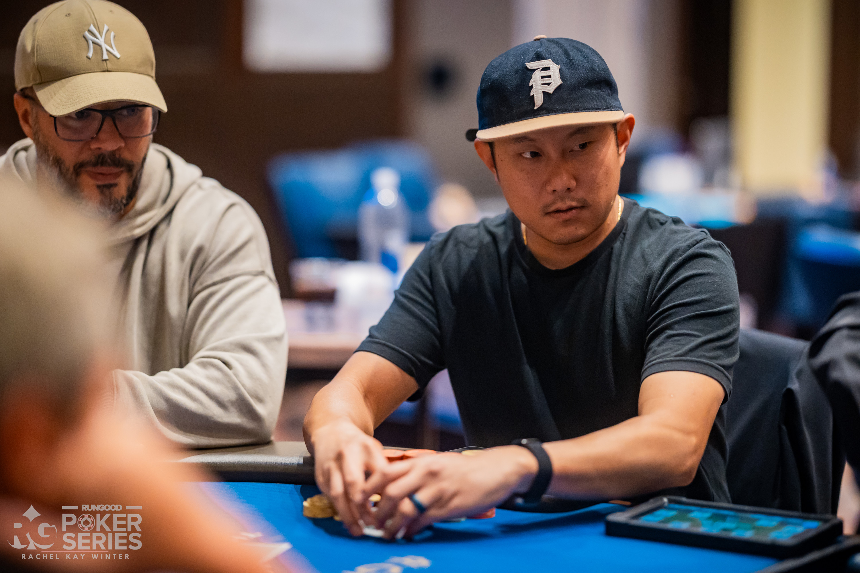 Xiong Thao 在 $400 PokerNews Cup 首日强势领跑，单日筹码占比近三成 - 星际娱乐登录