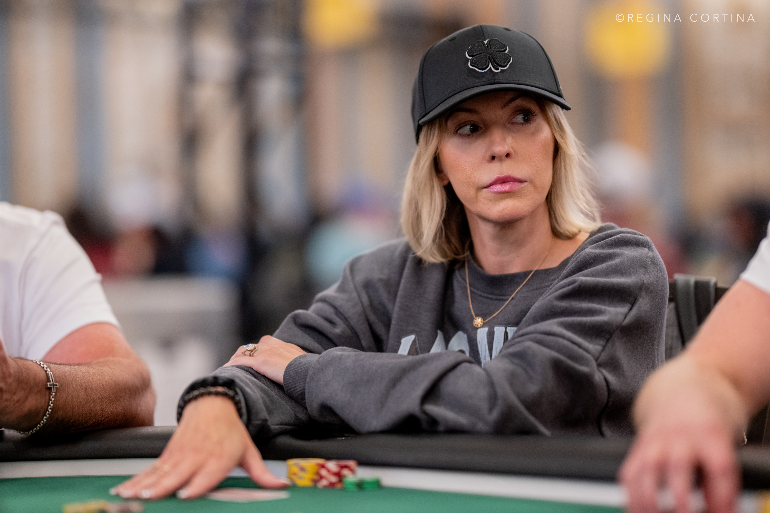 WSOP 主赛事惊天冷手：Set vs Set vs Aces 的三重对决 - 星际娱乐下载