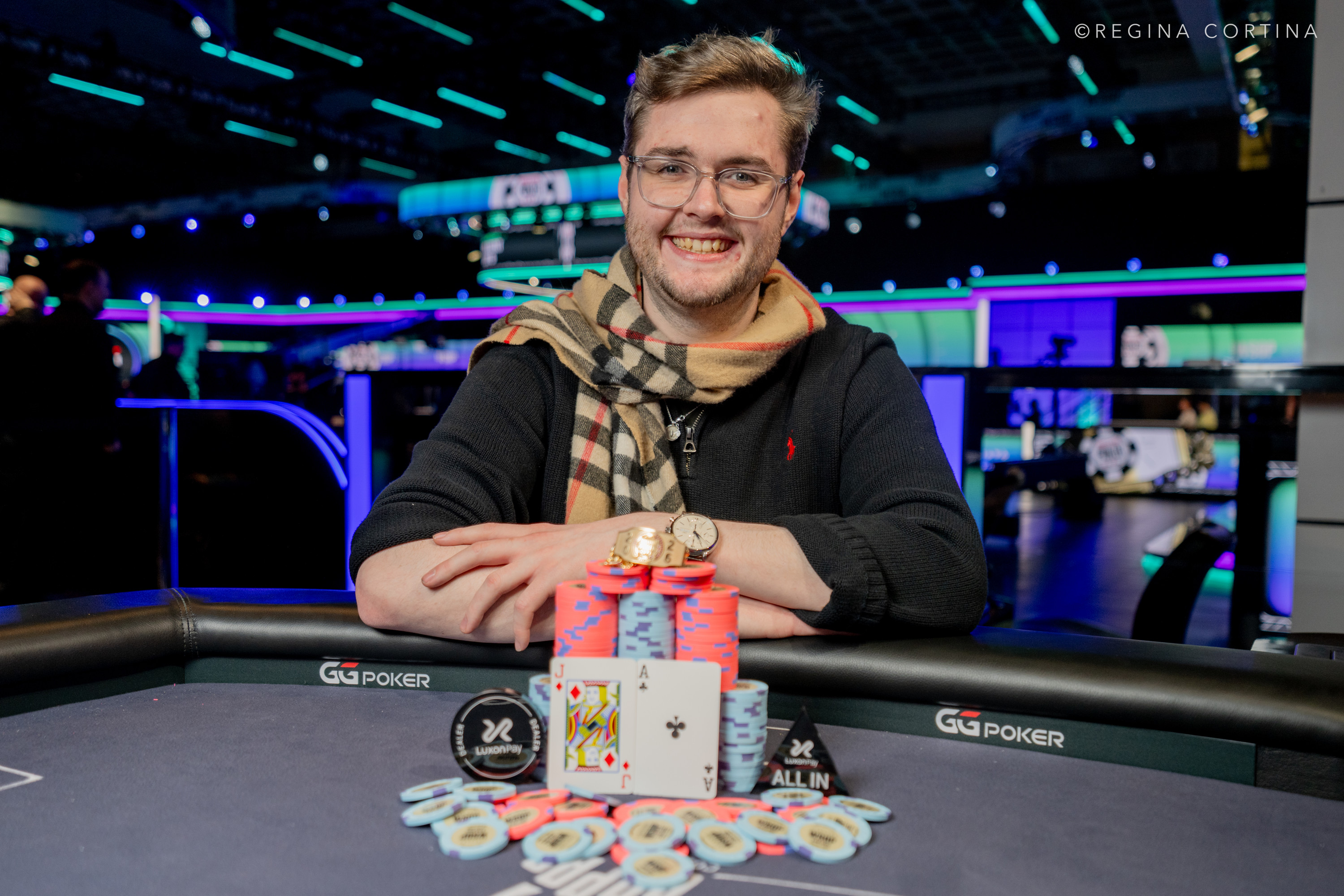 26岁新星登顶！Dwan斩获WSOP高额赛冠军背后的战术与心路 - 星际娱乐下载